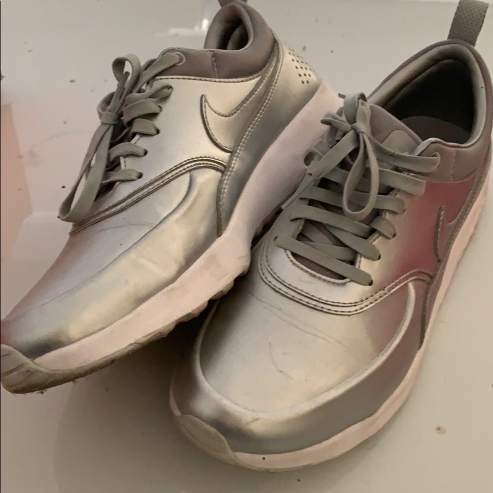 Running shoes